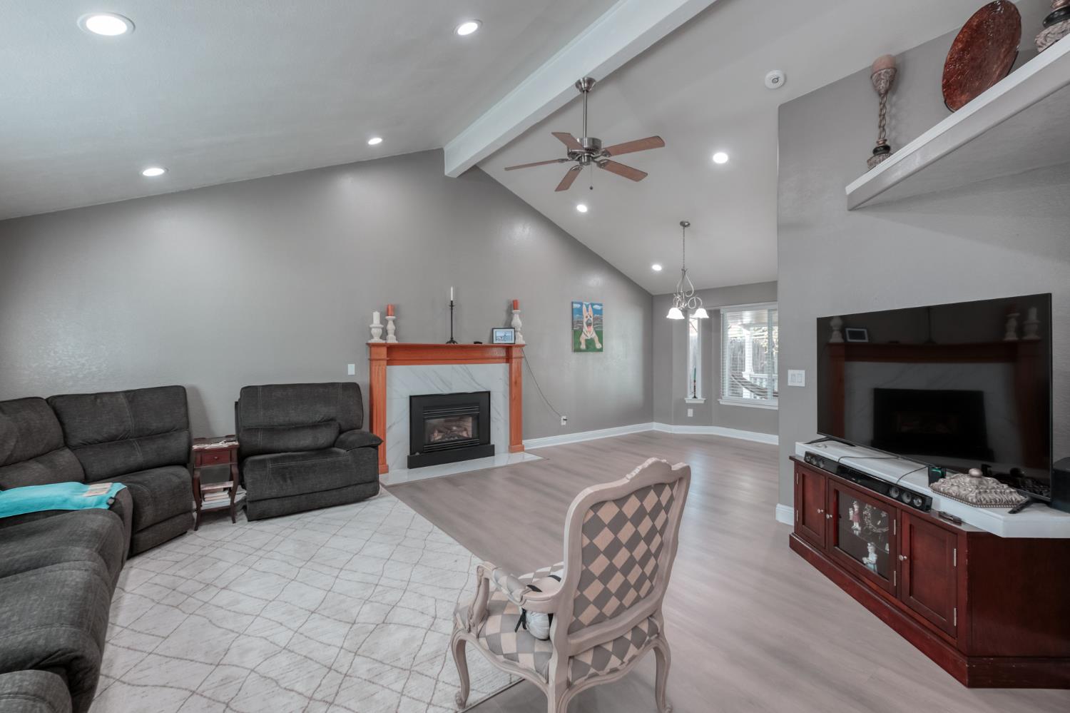 6251 N Gilroy Ave, Fresno, CA 93722