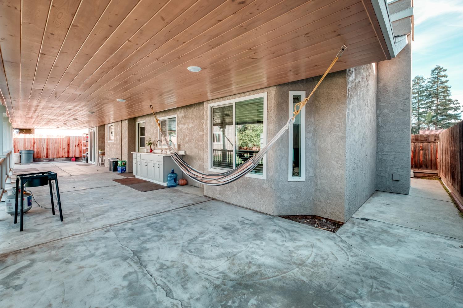 6251 N Gilroy Ave, Fresno, CA 93722