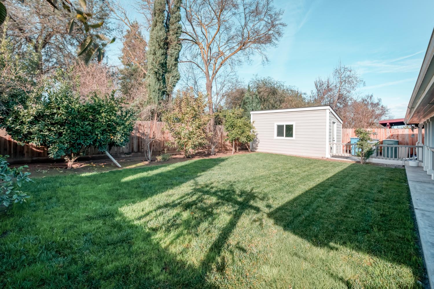 6251 N Gilroy Ave, Fresno, CA 93722