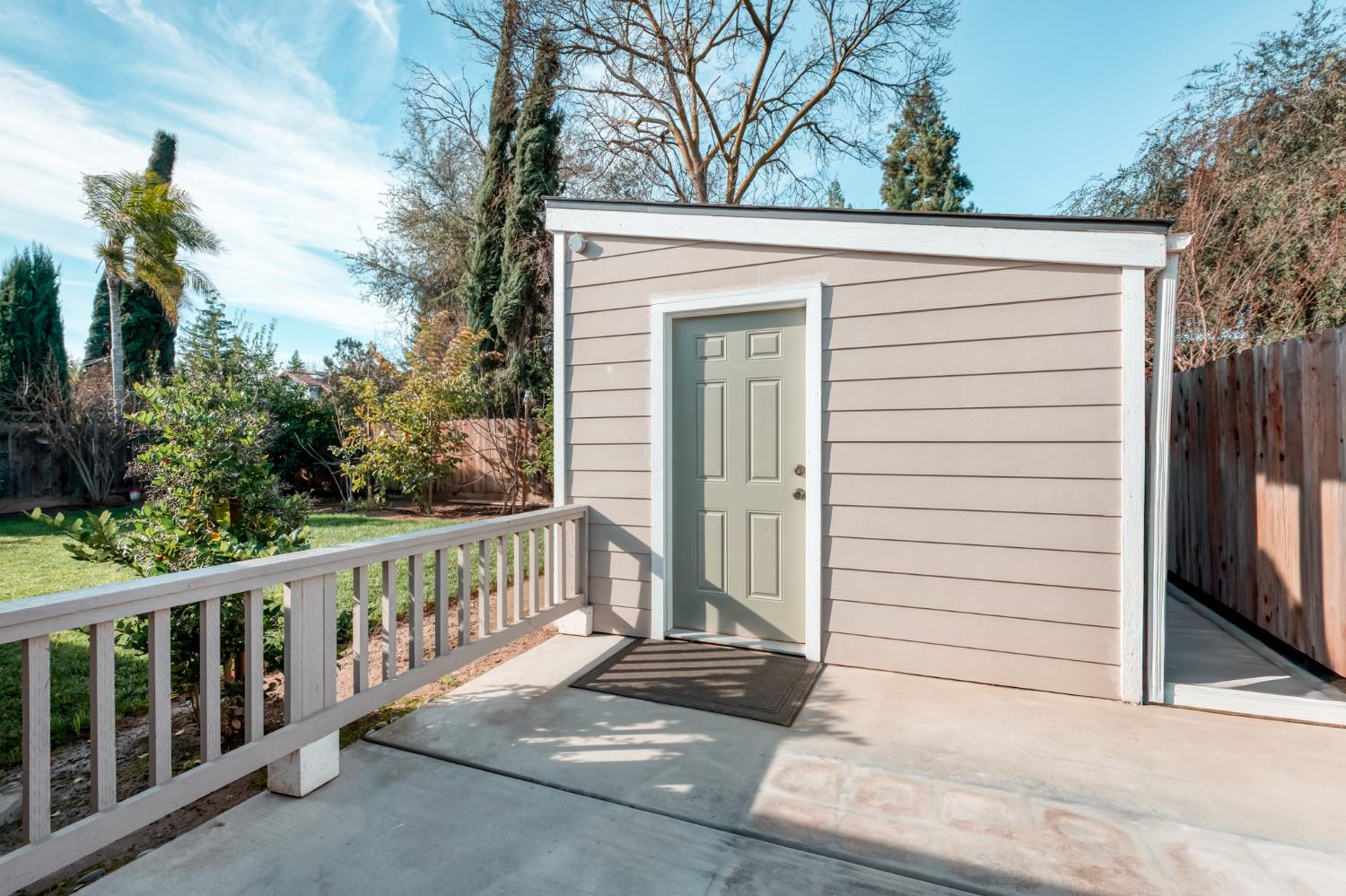 6251 N Gilroy Ave, Fresno, CA 93722