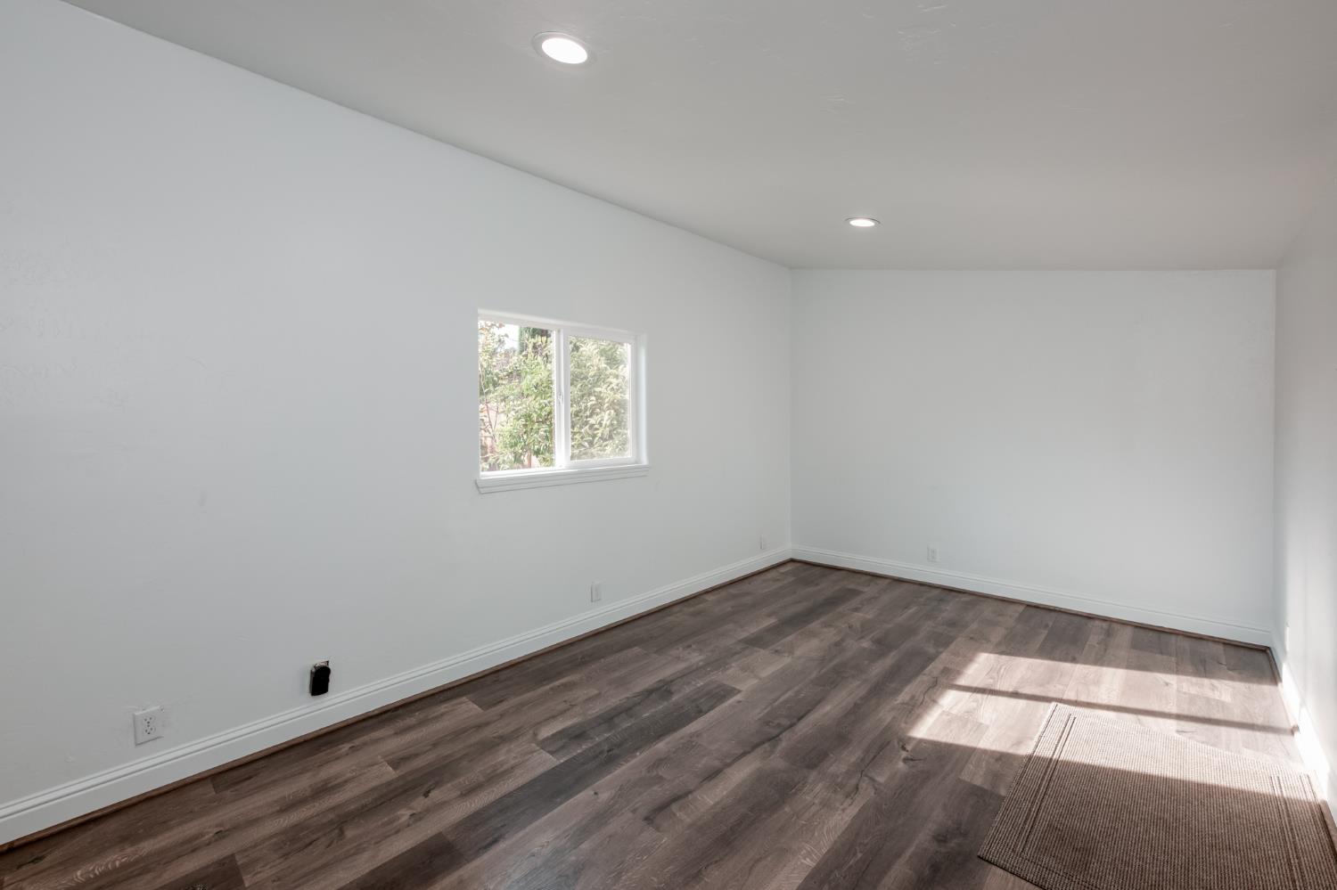 6251 N Gilroy Ave, Fresno, CA 93722