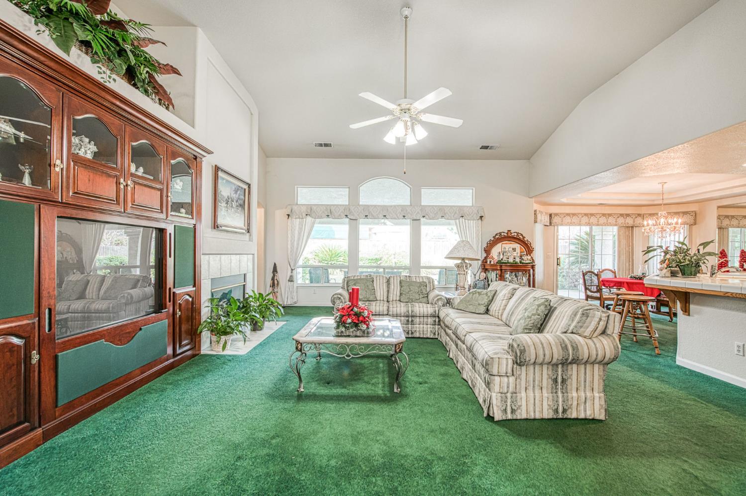 2196 W Beechwood Ave, Fresno, CA 93711