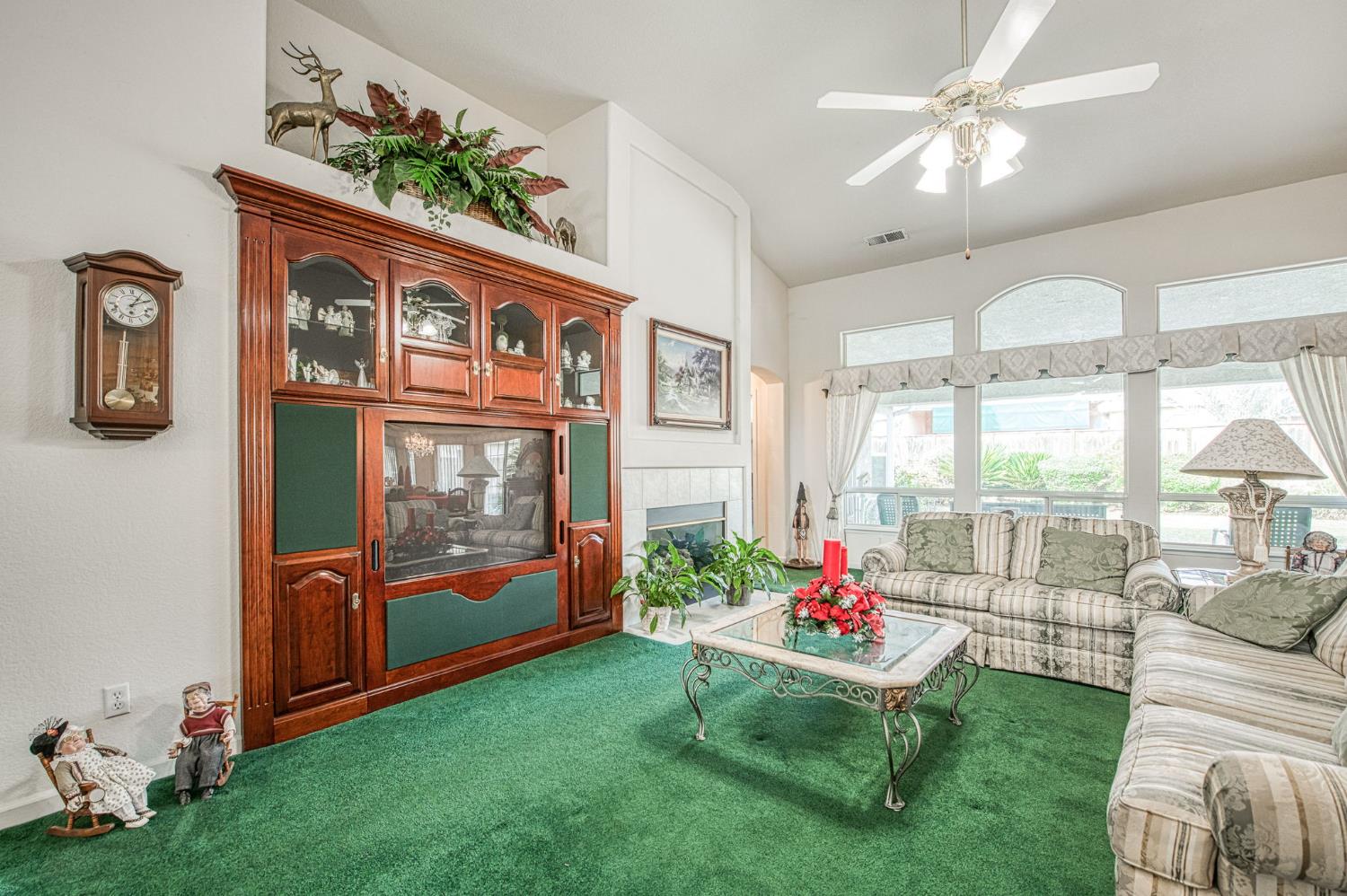 2196 W Beechwood Ave, Fresno, CA 93711