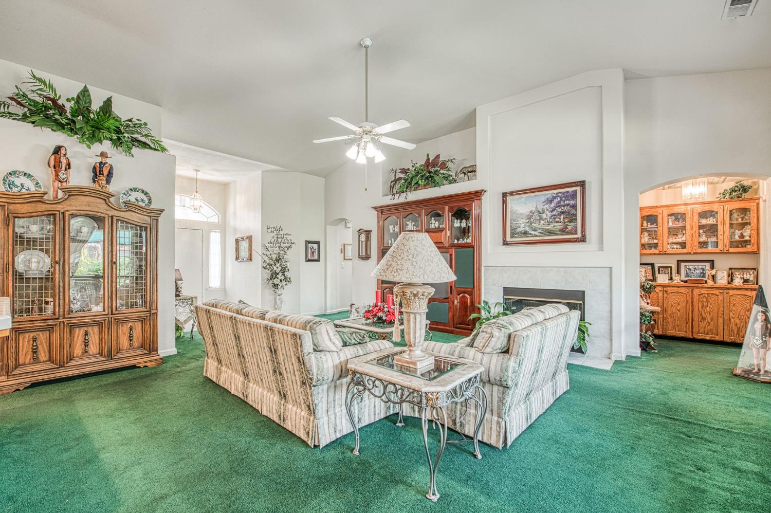 2196 W Beechwood Ave, Fresno, CA 93711