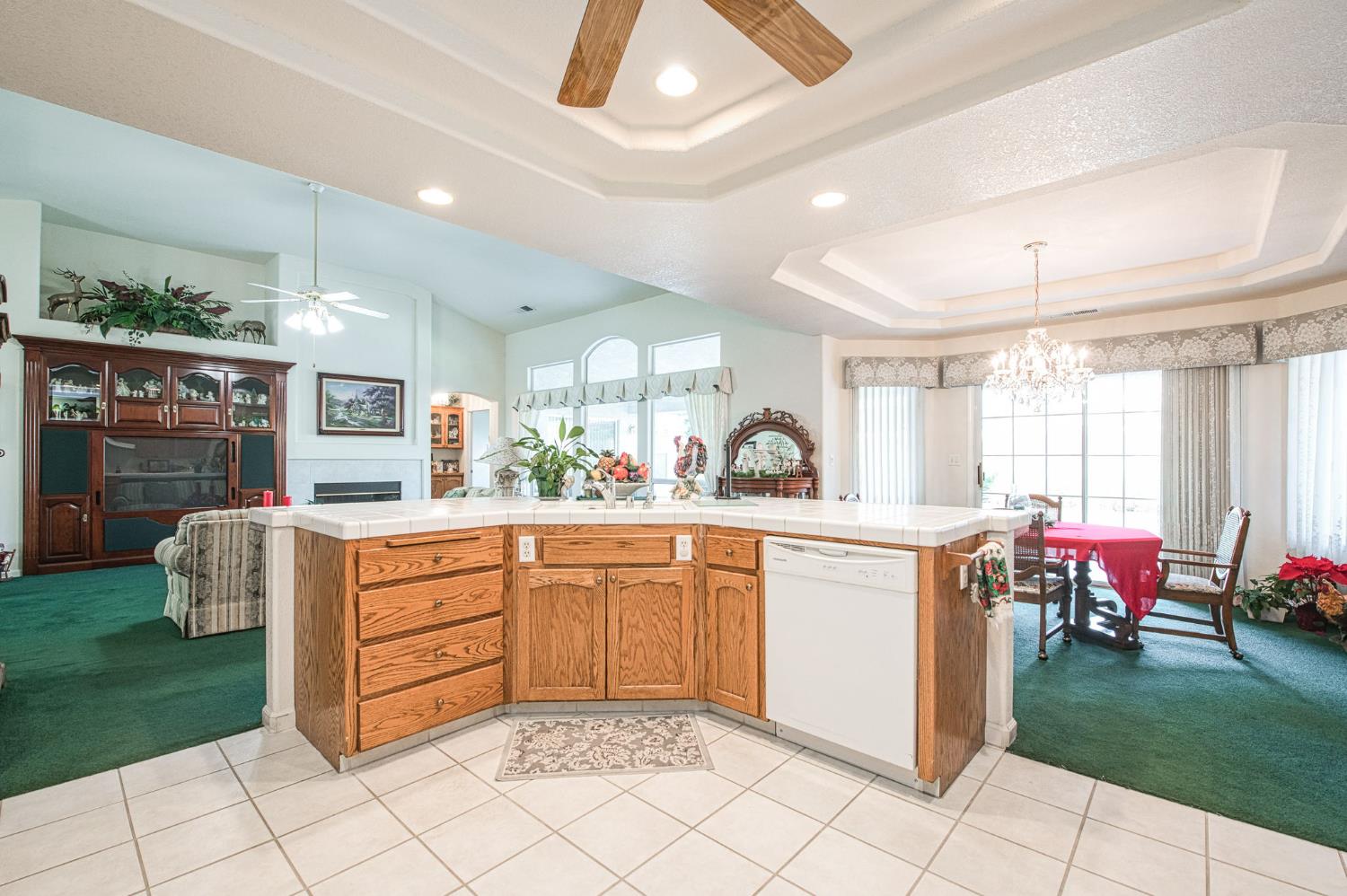 2196 W Beechwood Ave, Fresno, CA 93711