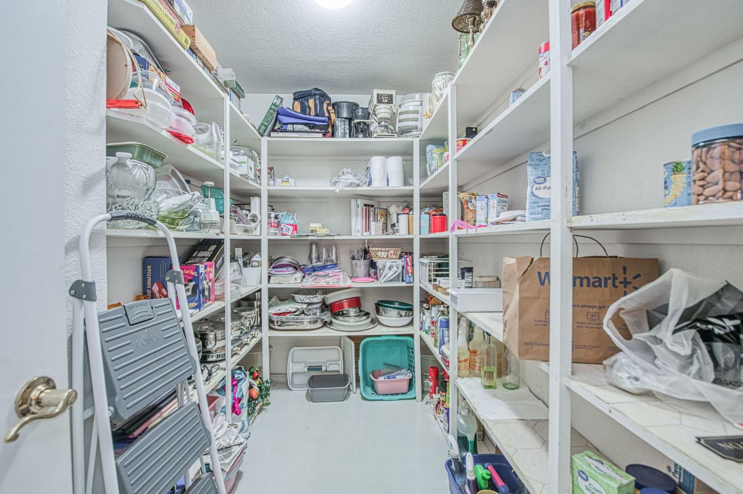 2196 W Beechwood Ave, Fresno, CA 93711