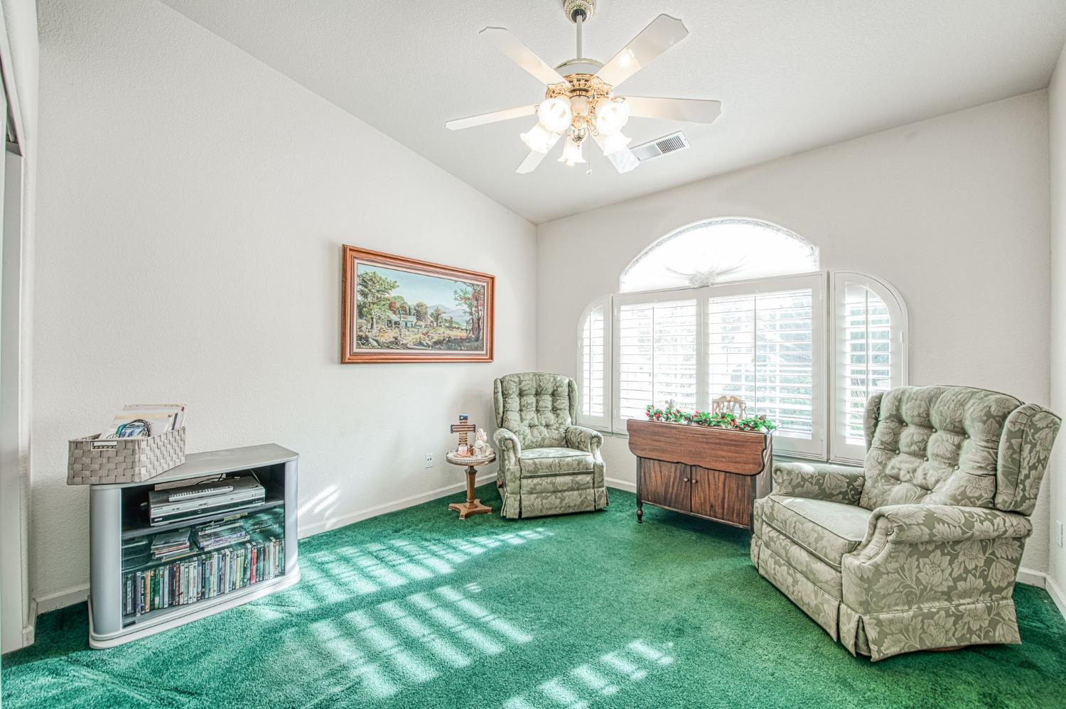 2196 W Beechwood Ave, Fresno, CA 93711