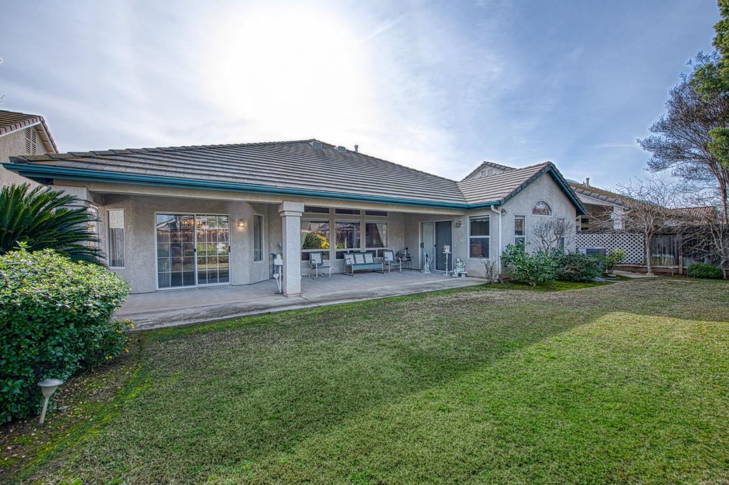 2196 W Beechwood Ave, Fresno, CA 93711