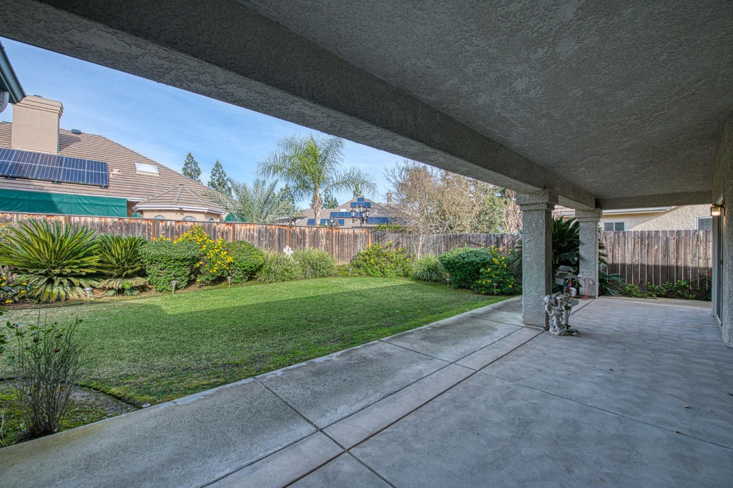 2196 W Beechwood Ave, Fresno, CA 93711