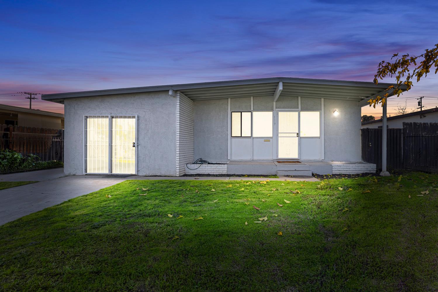 119 W Eden Ave, Fresno, CA 93706