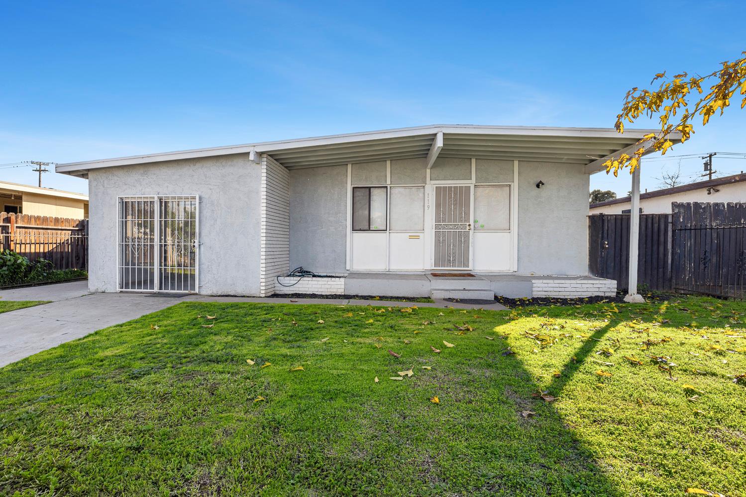 119 W Eden Ave, Fresno, CA 93706