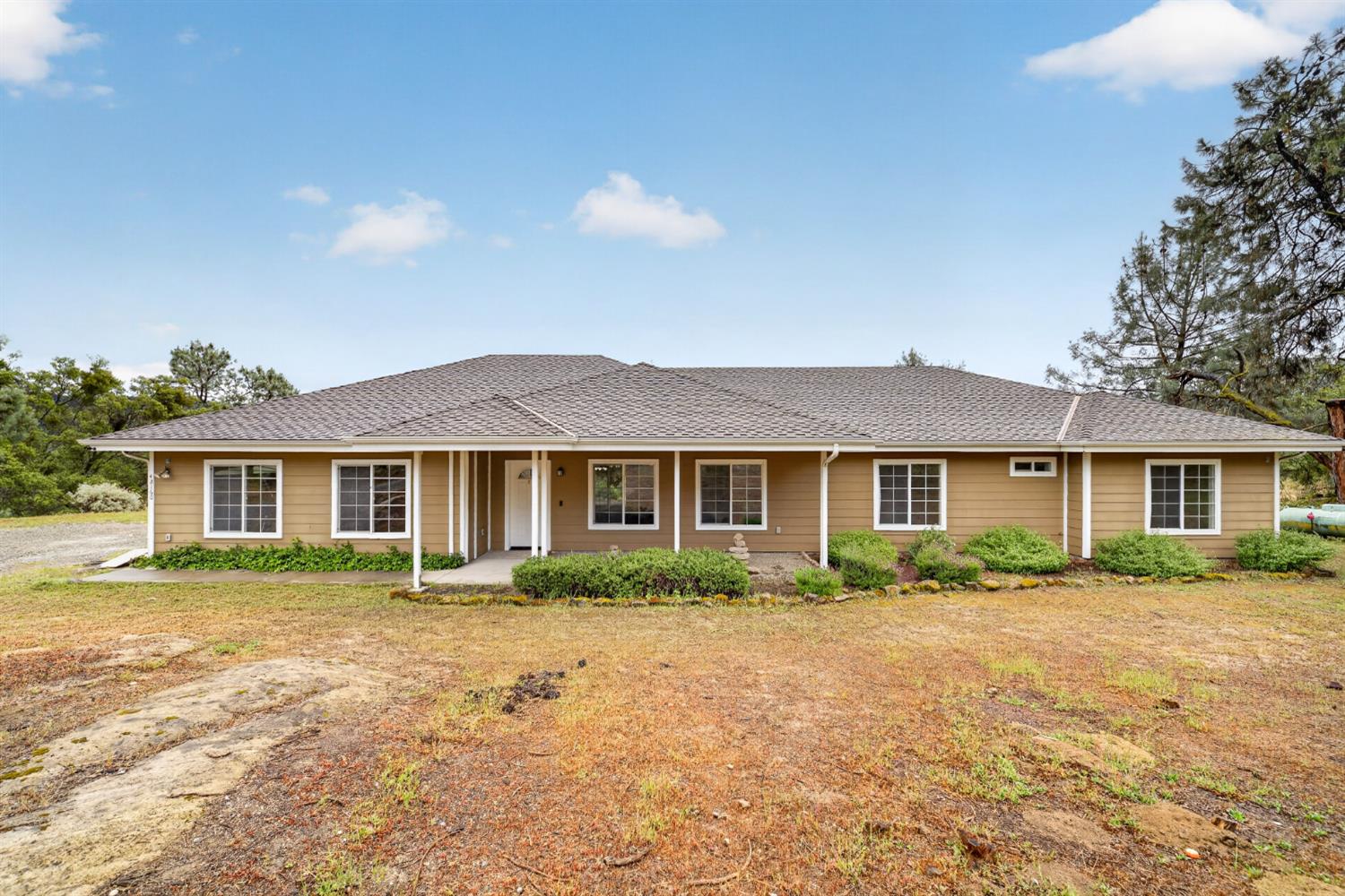 42160 Titan Ct, Coarsegold, CA 93614