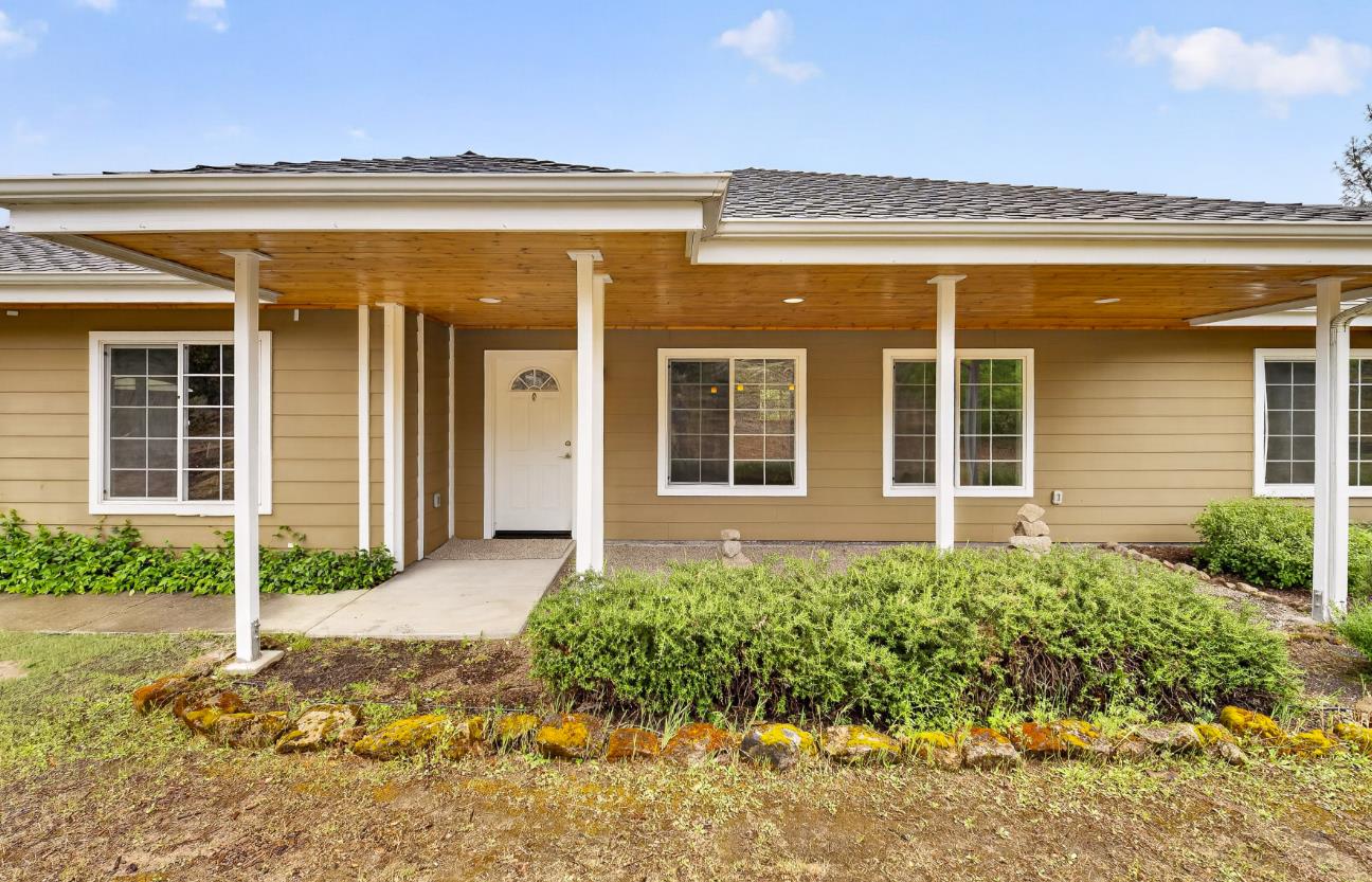 42160 Titan Ct, Coarsegold, CA 93614