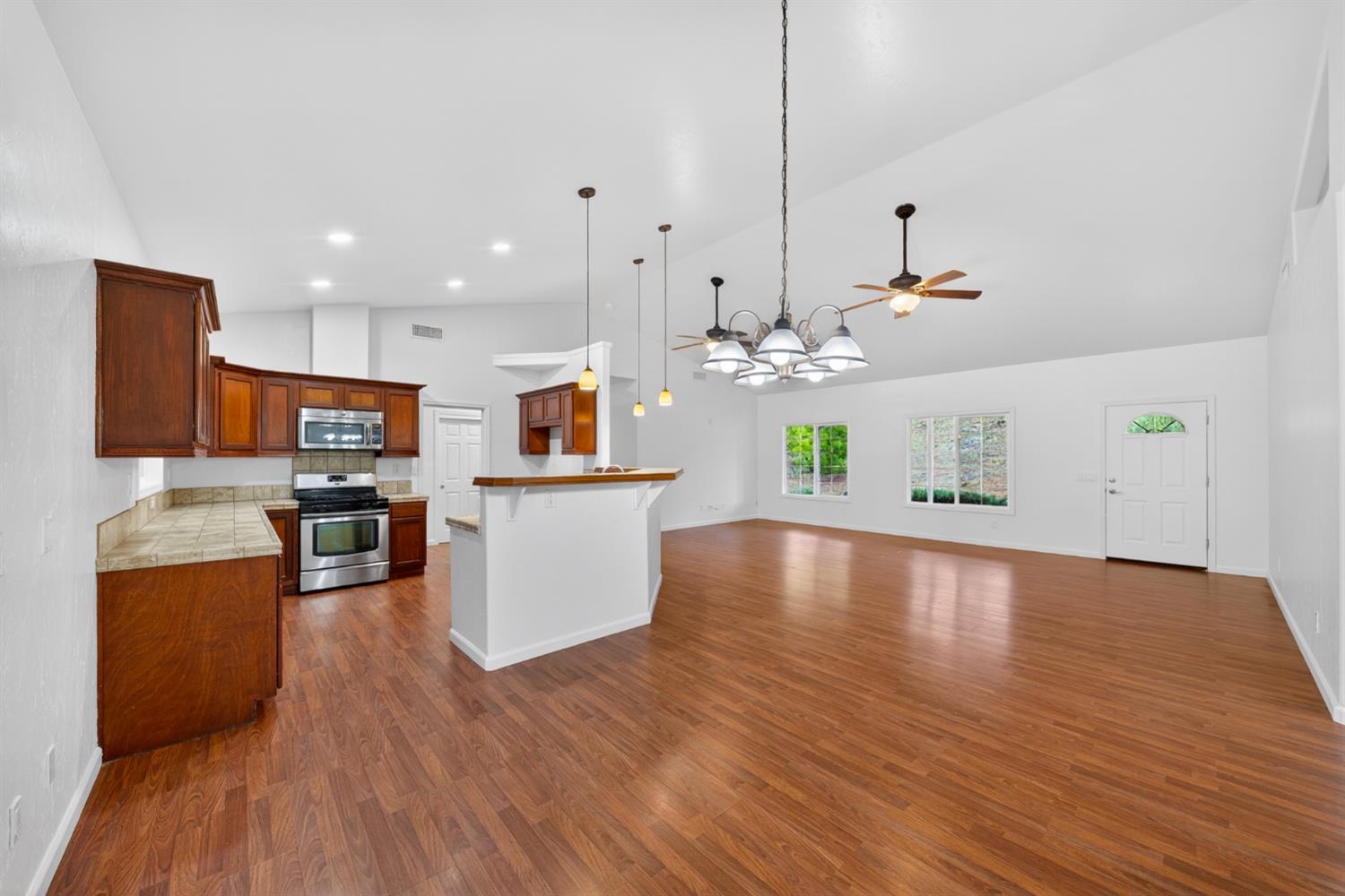 42160 Titan Ct, Coarsegold, CA 93614