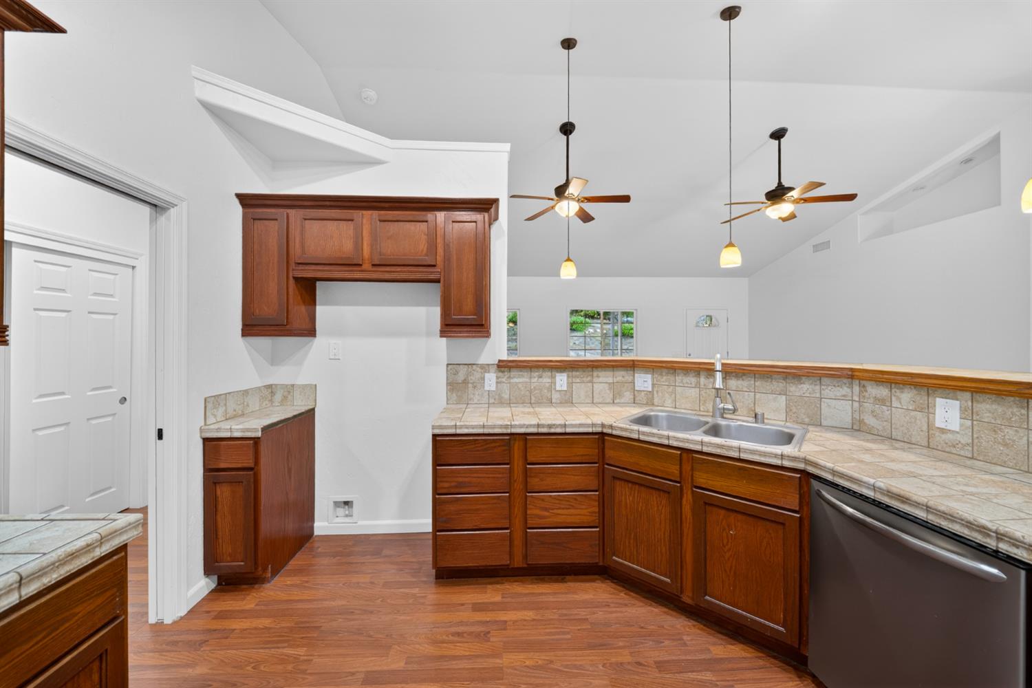 42160 Titan Ct, Coarsegold, CA 93614