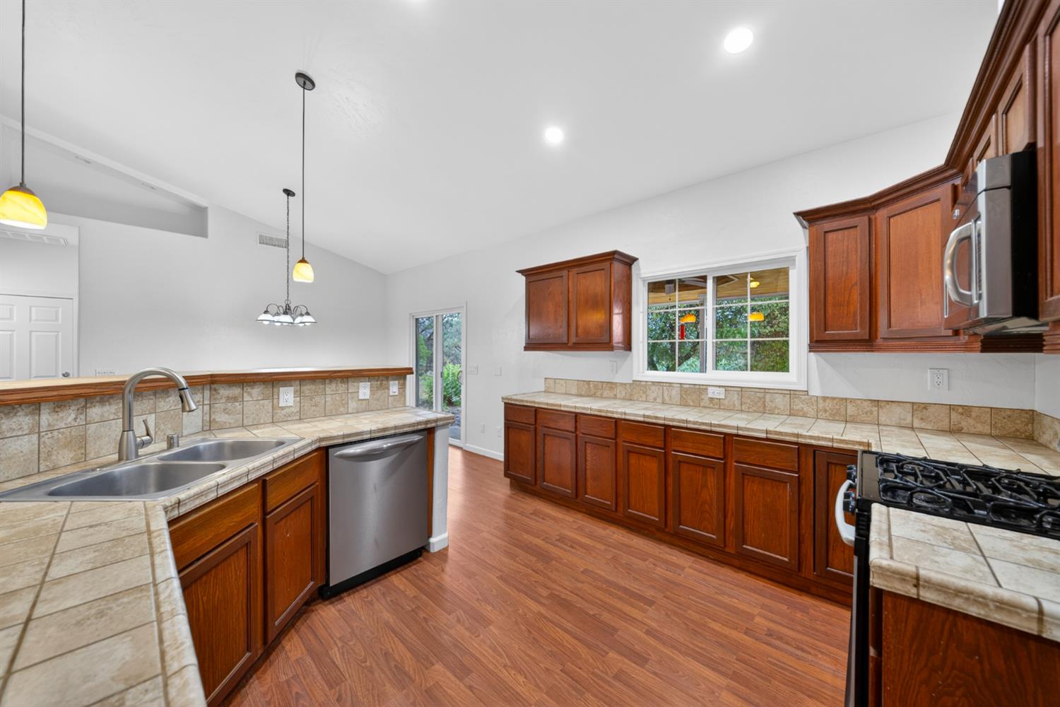 42160 Titan Ct, Coarsegold, CA 93614