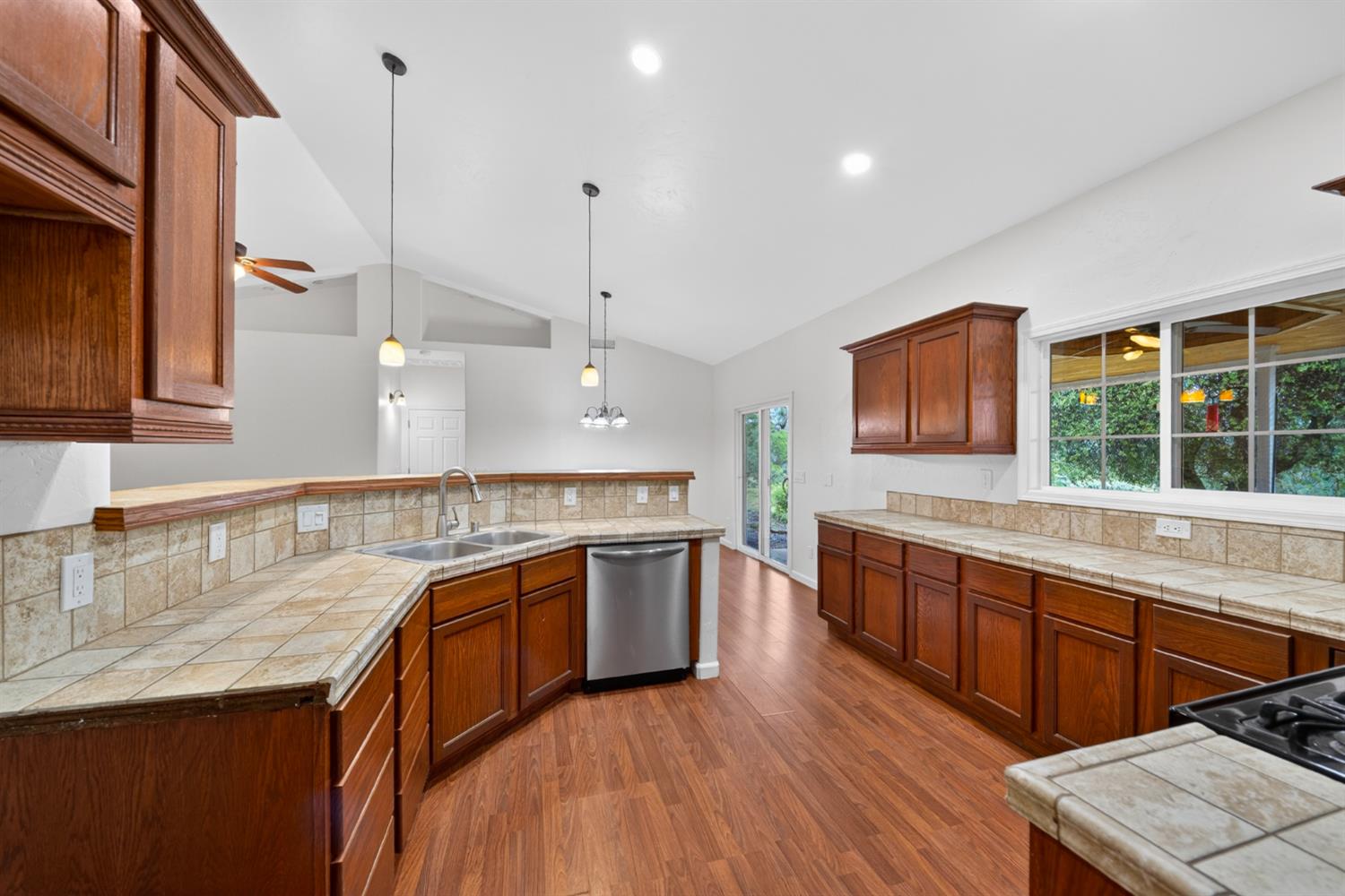 42160 Titan Ct, Coarsegold, CA 93614