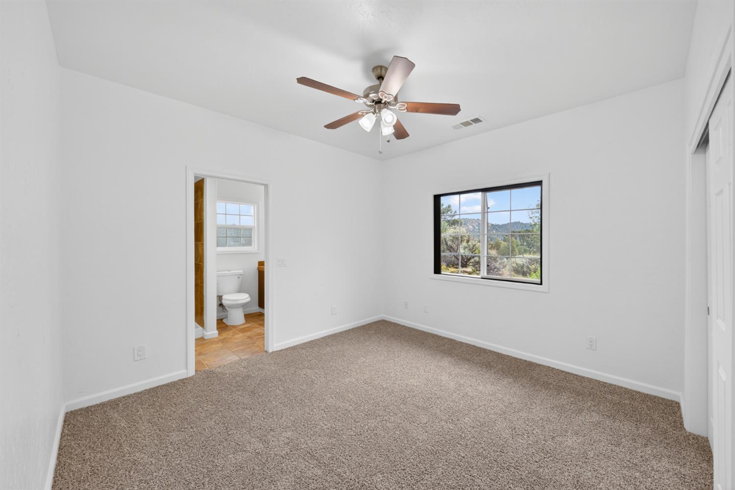 42160 Titan Ct, Coarsegold, CA 93614