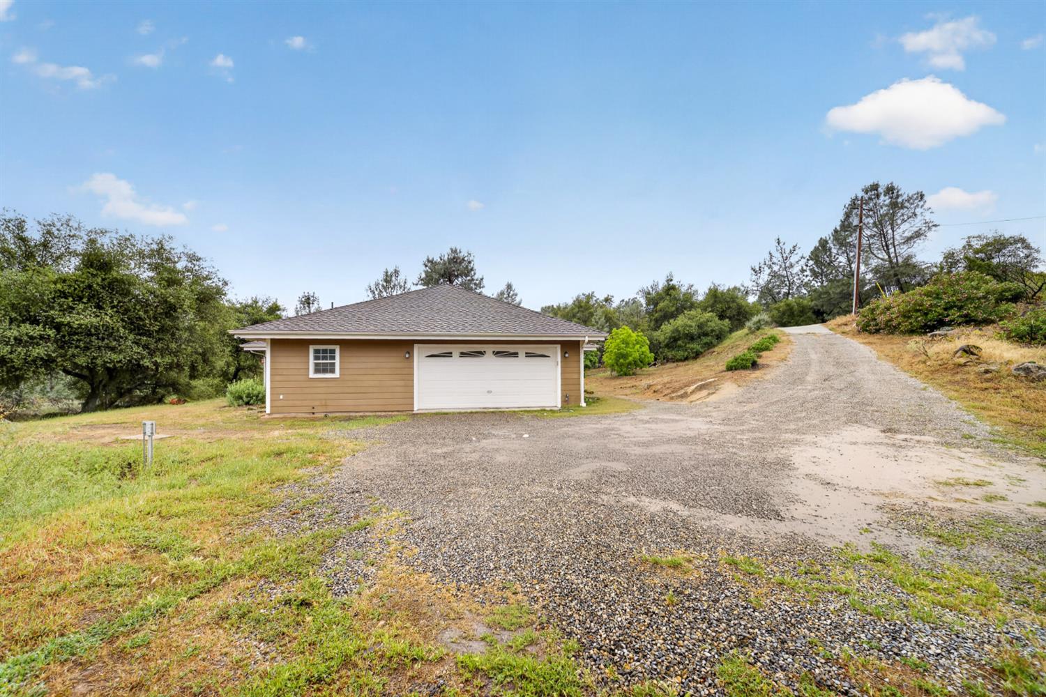 42160 Titan Ct, Coarsegold, CA 93614