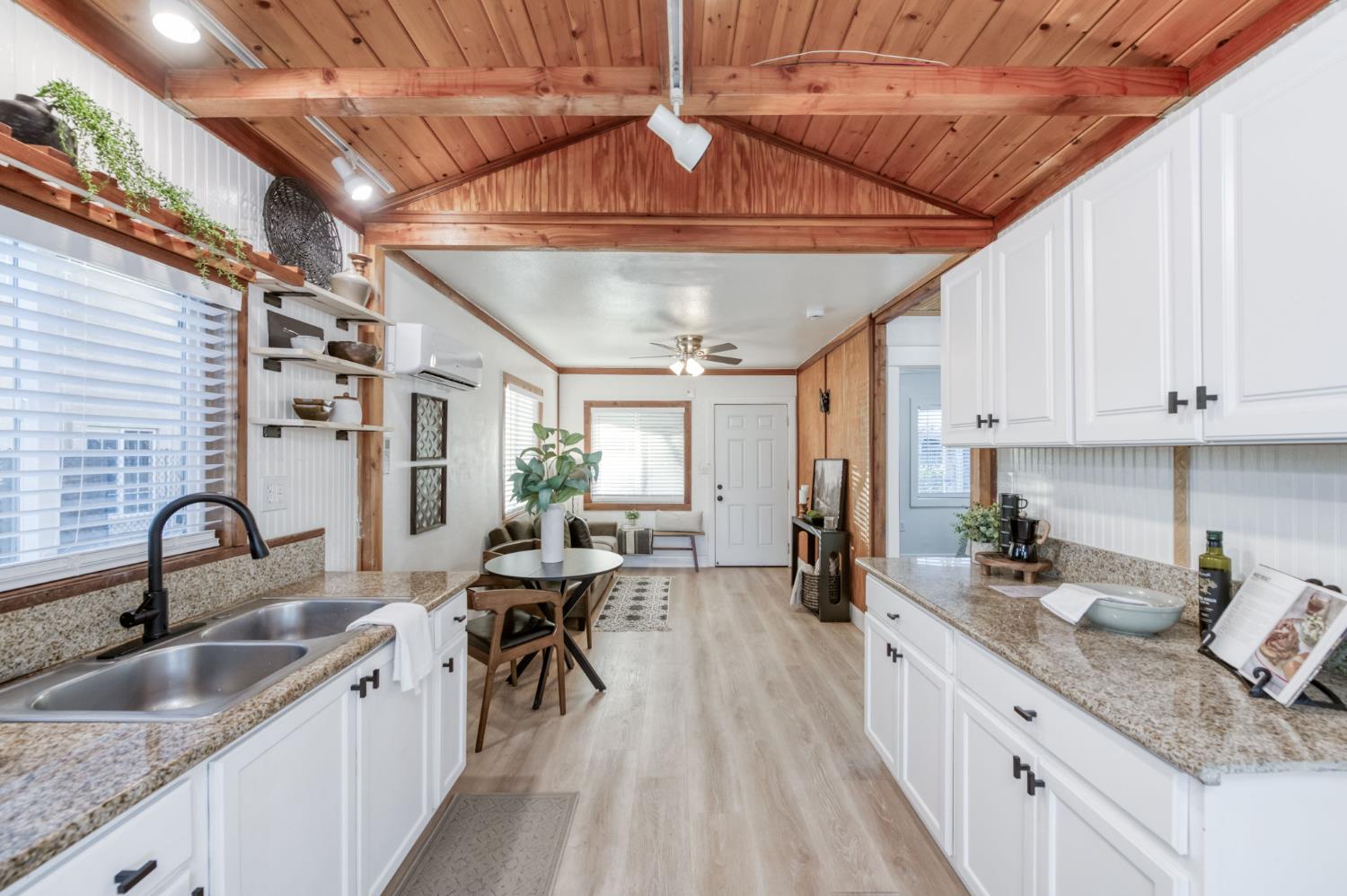 2414 Snyder St, Selma, CA 93662