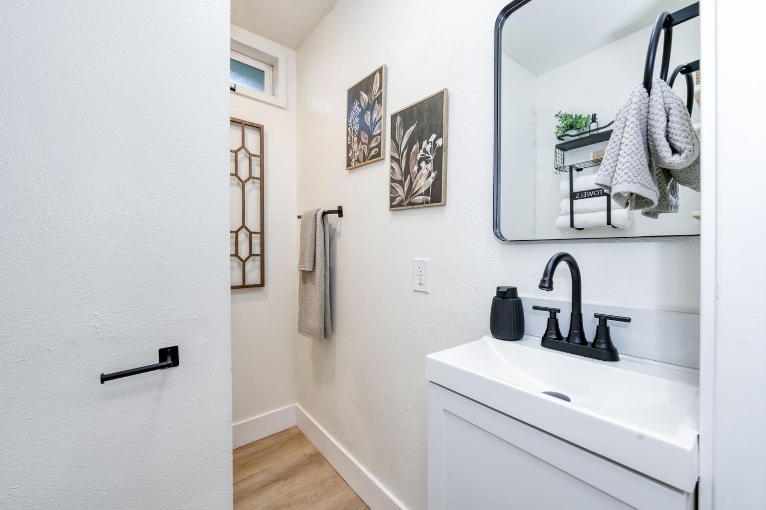 2414 Snyder St, Selma, CA 93662