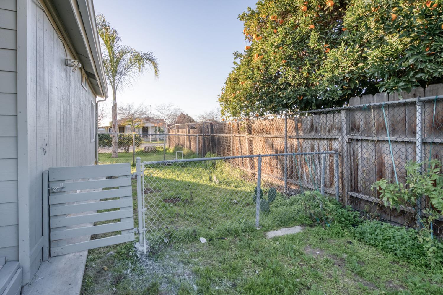 2414 Snyder St, Selma, CA 93662