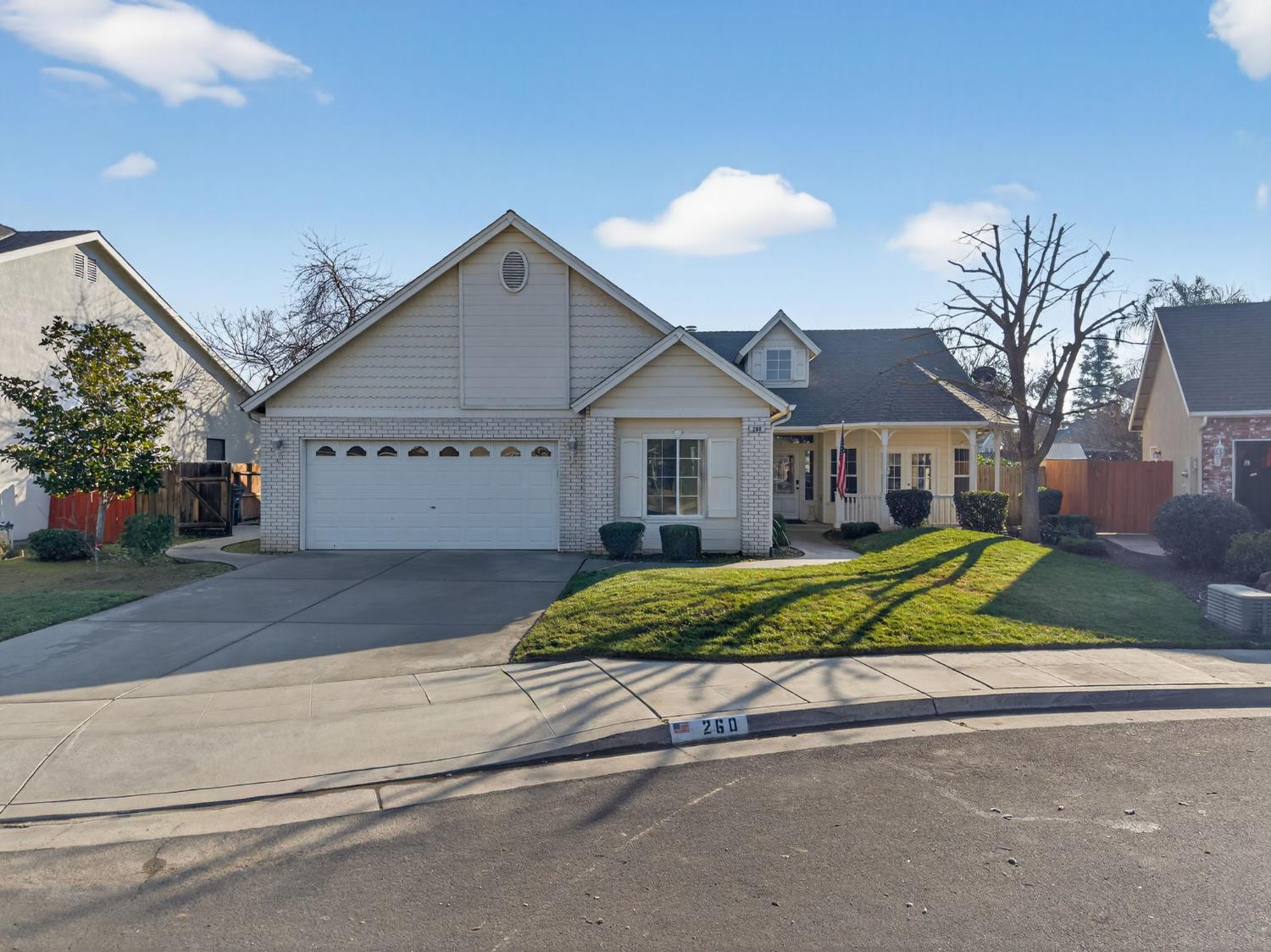 260 W Loyola Ave, Clovis, CA 93619