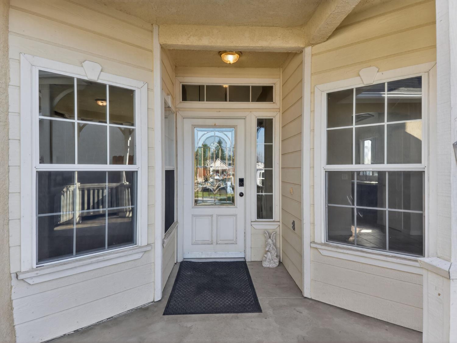 260 W Loyola Ave, Clovis, CA 93619