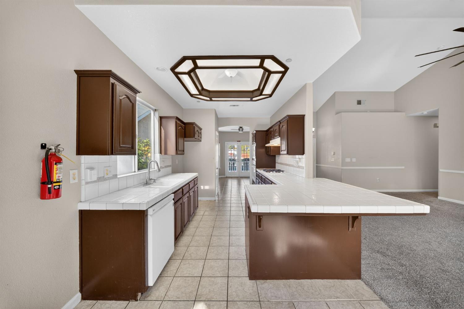 260 W Loyola Ave, Clovis, CA 93619