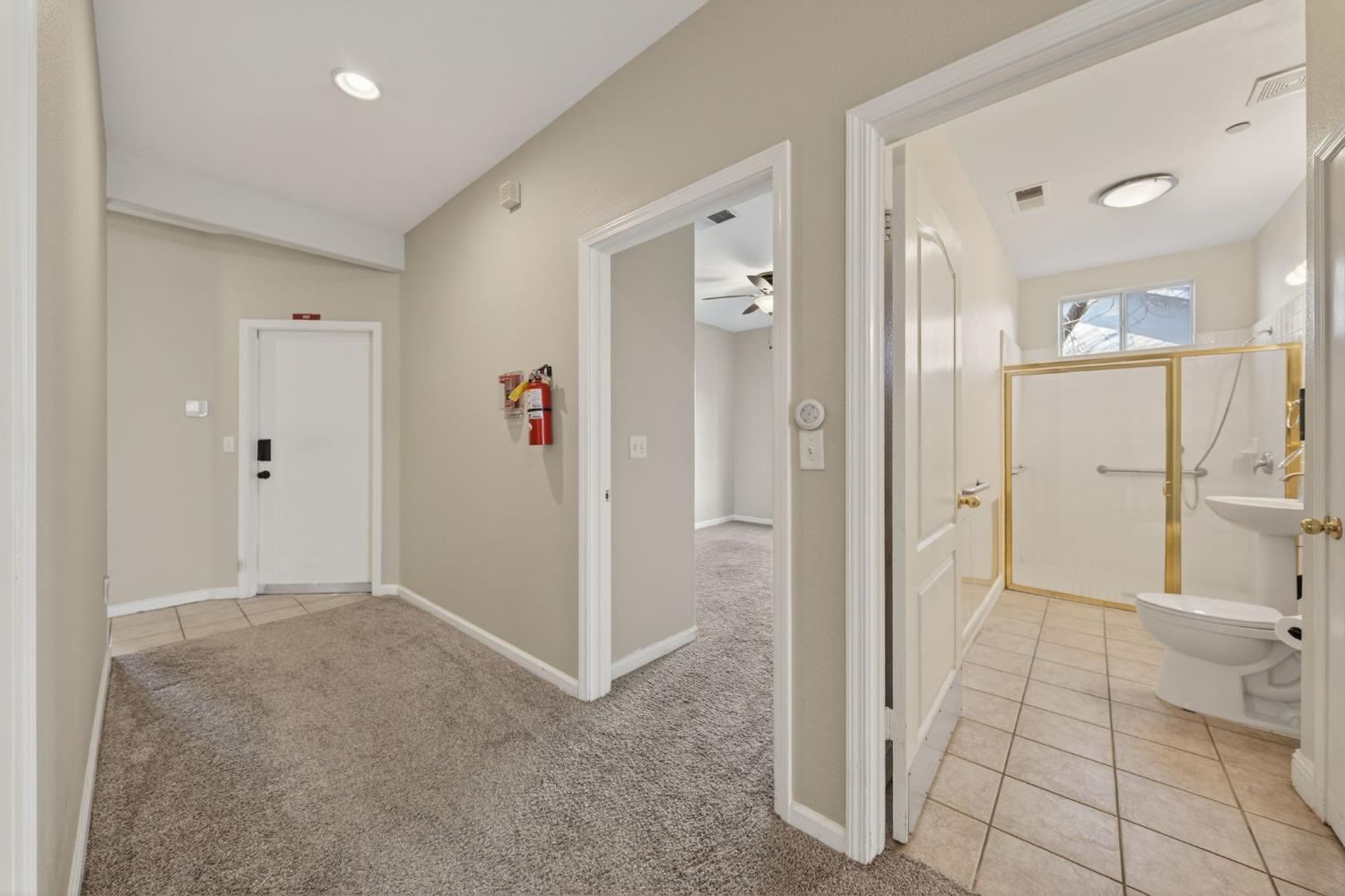 260 W Loyola Ave, Clovis, CA 93619