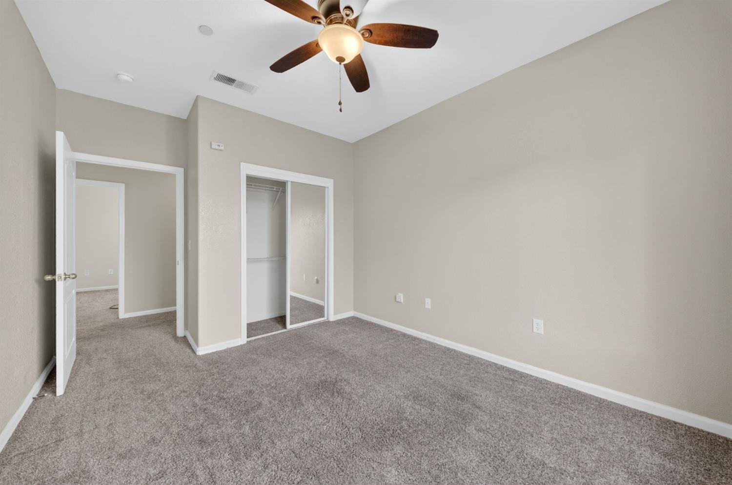 260 W Loyola Ave, Clovis, CA 93619