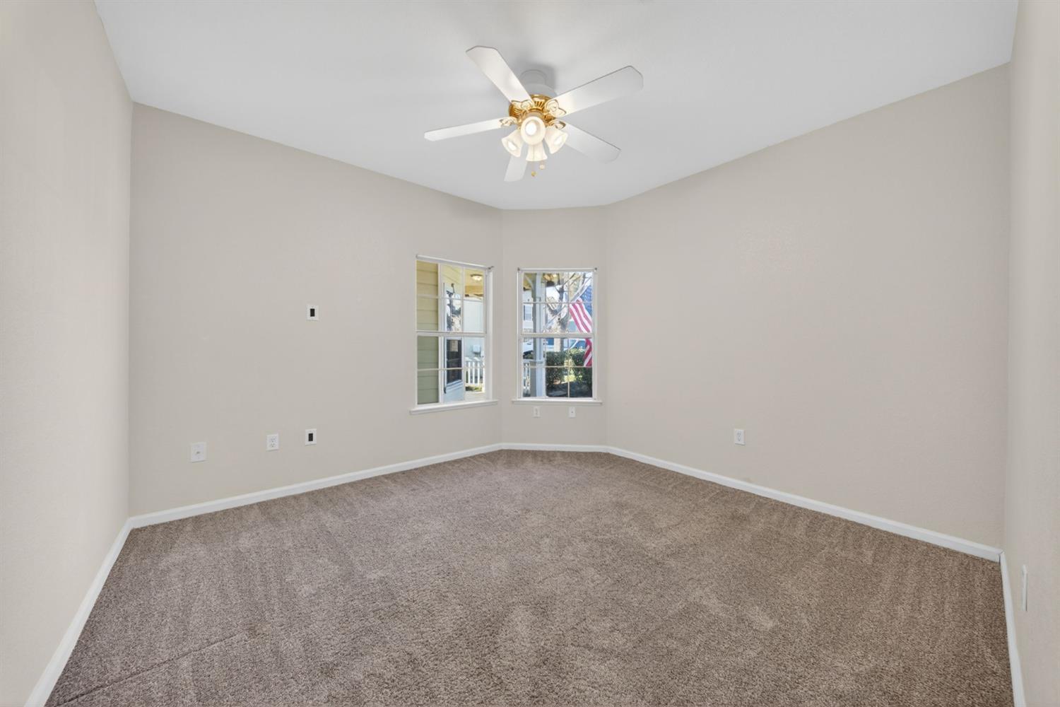 260 W Loyola Ave, Clovis, CA 93619