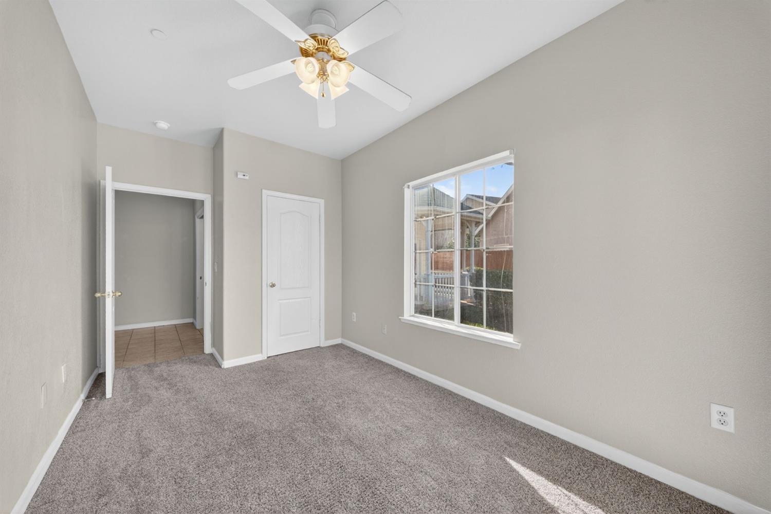 260 W Loyola Ave, Clovis, CA 93619