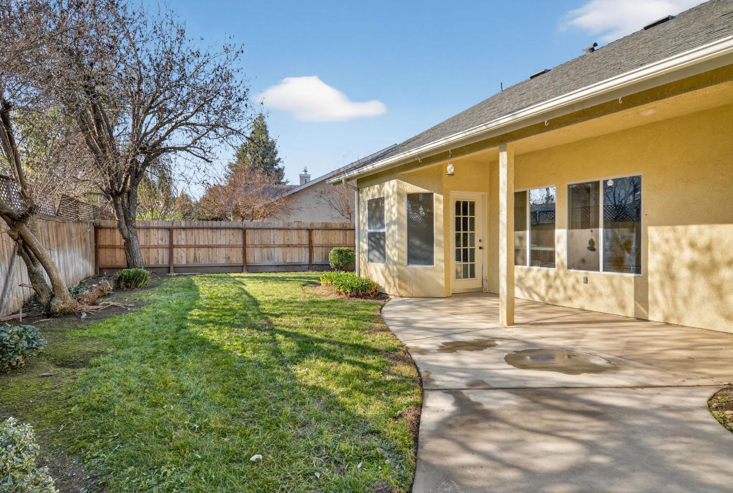 260 W Loyola Ave, Clovis, CA 93619