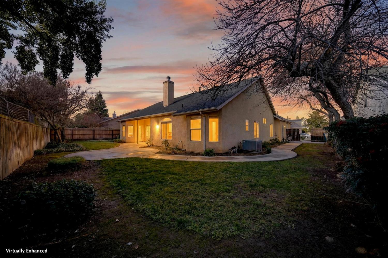 260 W Loyola Ave, Clovis, CA 93619