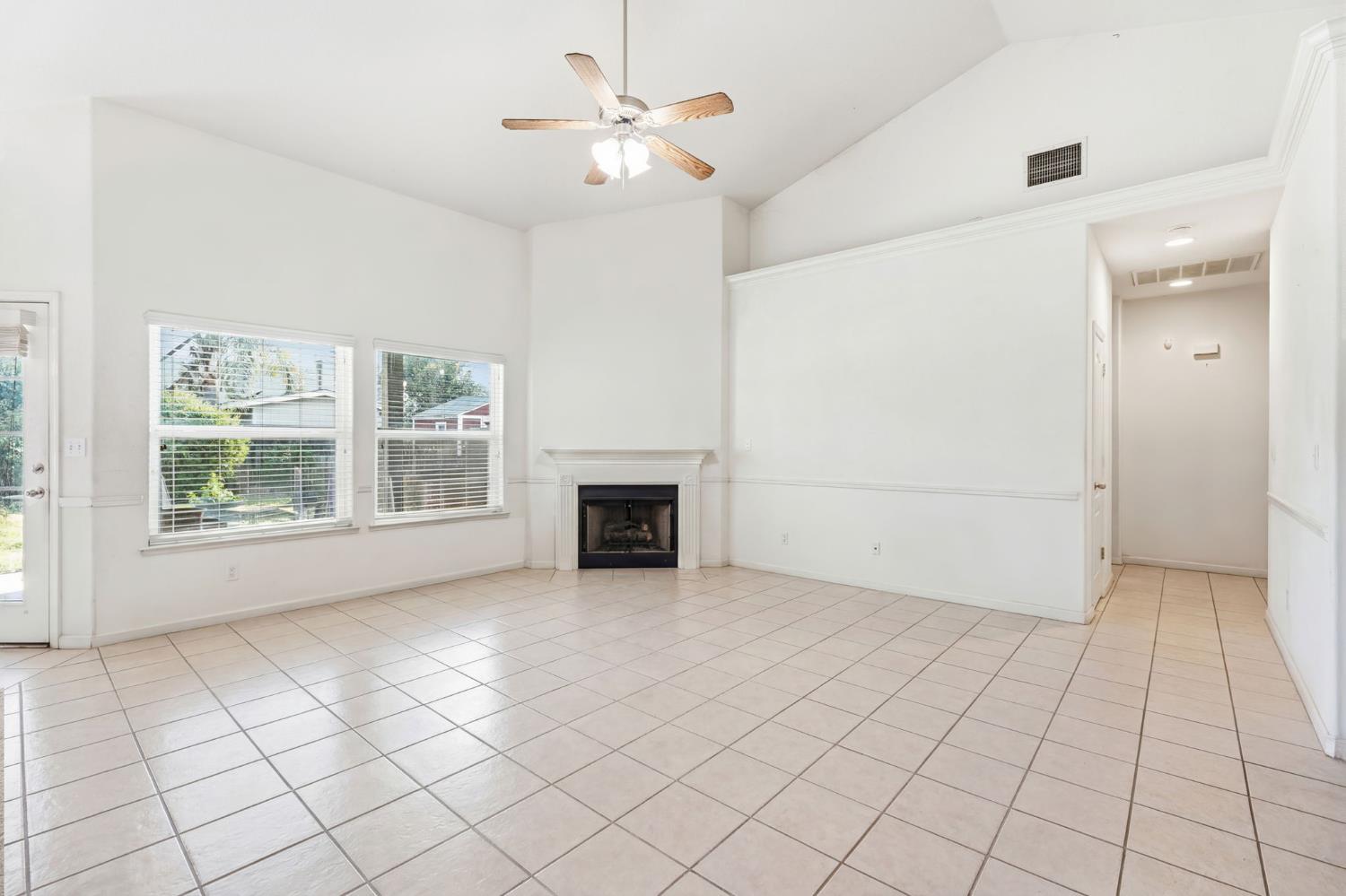 6540 N Bain Ave, Fresno, CA 93722