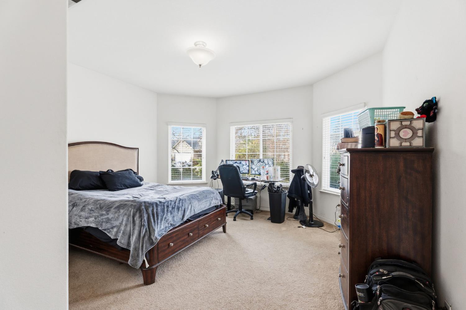 6540 N Bain Ave, Fresno, CA 93722