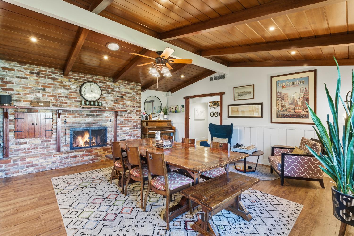 1488 W Roberts Ave, Fresno, CA 93711