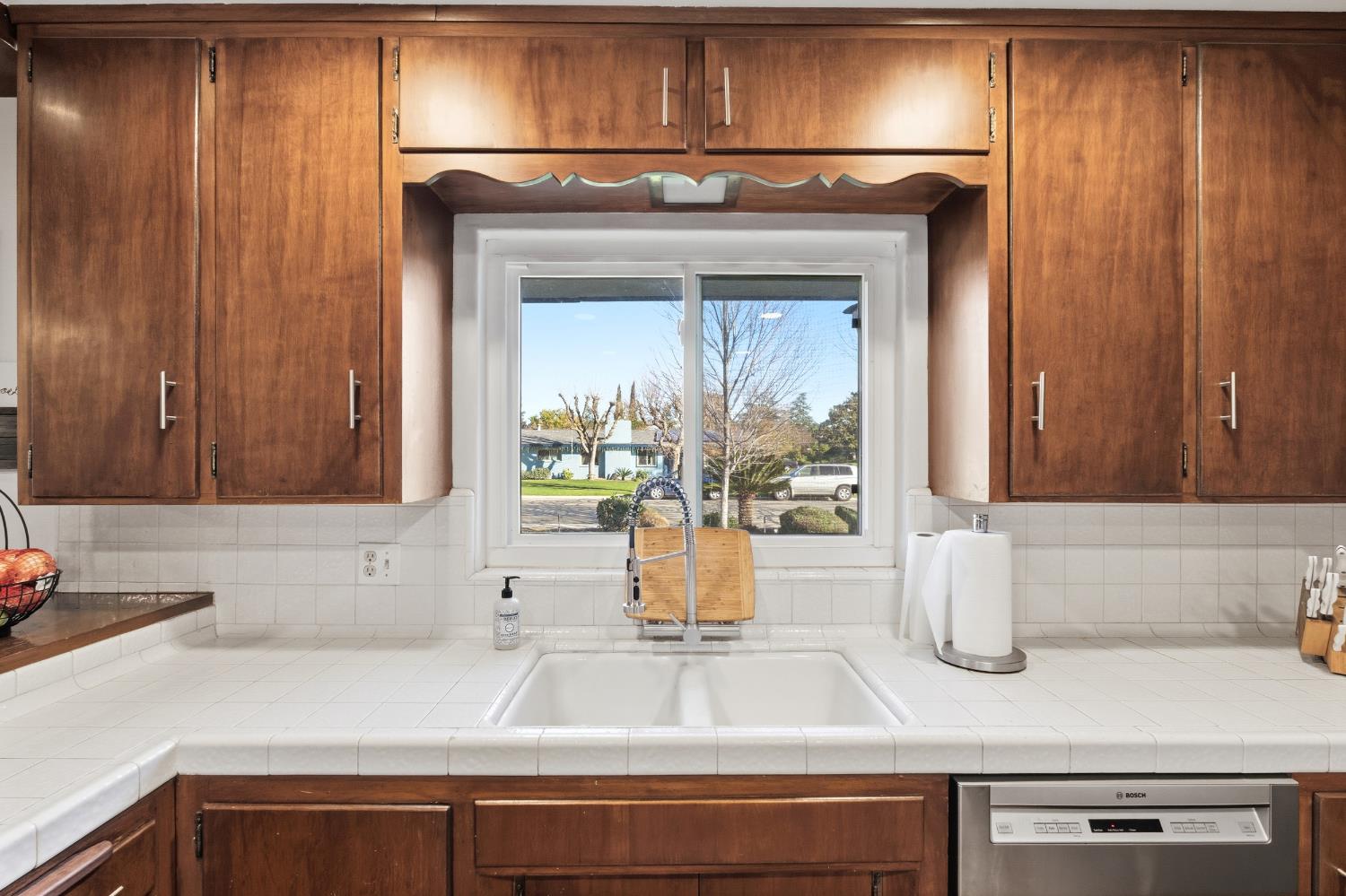 1488 W Roberts Ave, Fresno, CA 93711