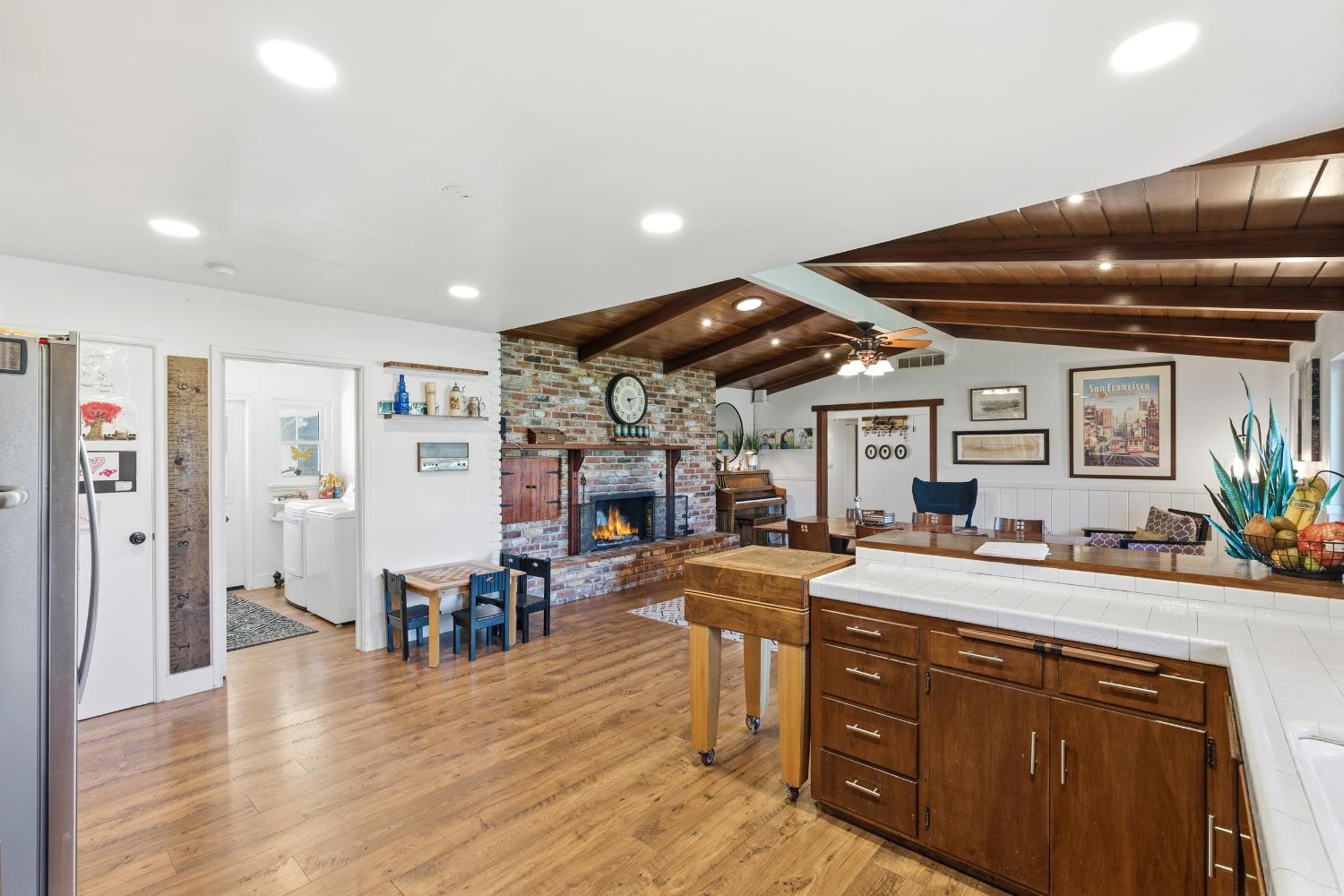 1488 W Roberts Ave, Fresno, CA 93711