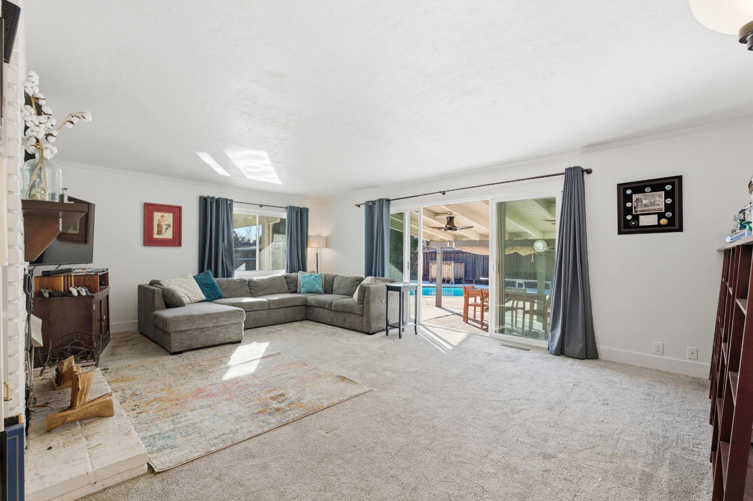 1488 W Roberts Ave, Fresno, CA 93711