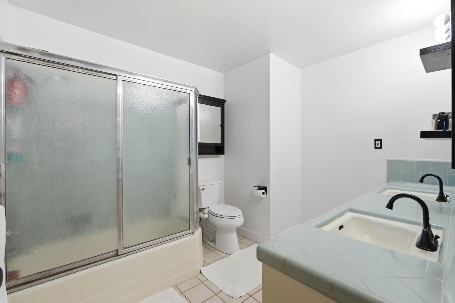 1488 W Roberts Ave, Fresno, CA 93711