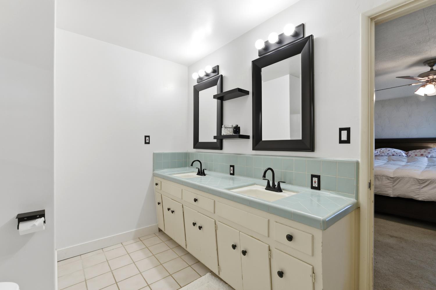 1488 W Roberts Ave, Fresno, CA 93711