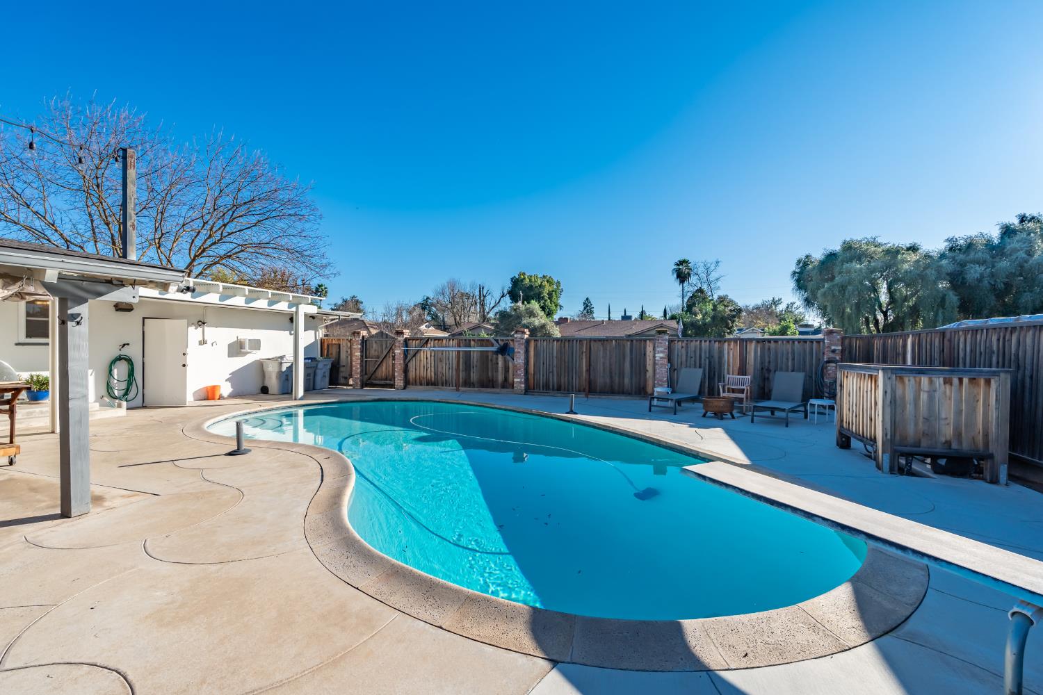 1488 W Roberts Ave, Fresno, CA 93711