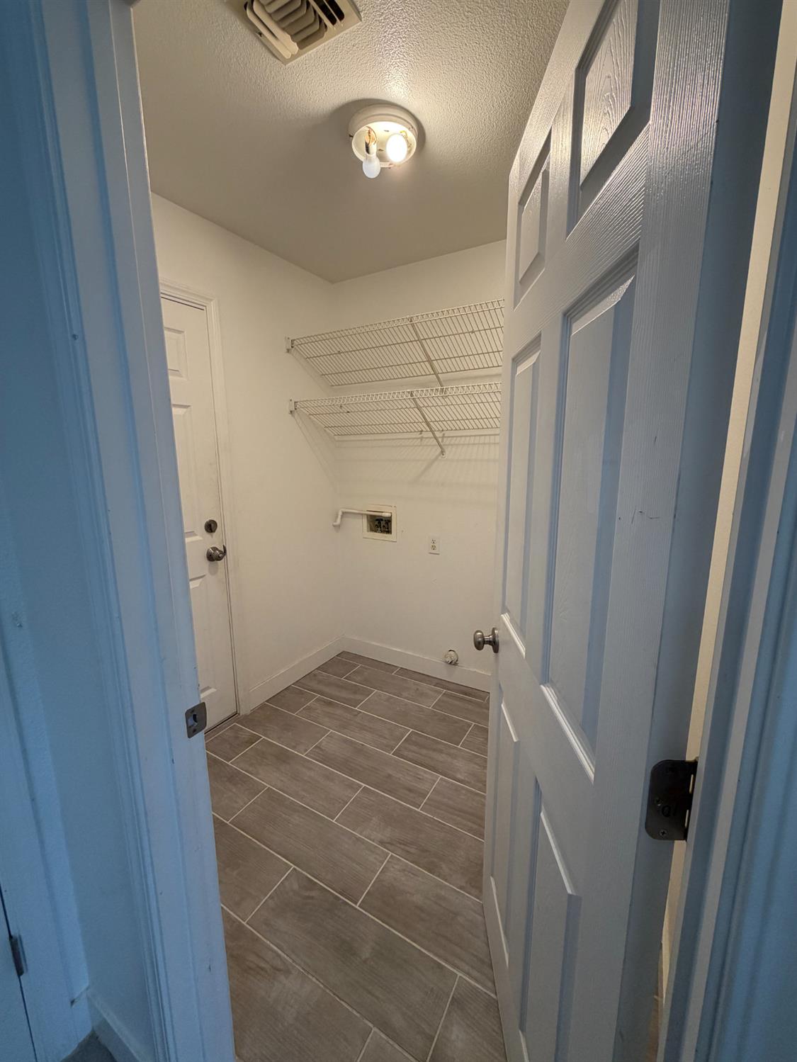 7441 N Ivanhoe Ave, Fresno, CA 93722