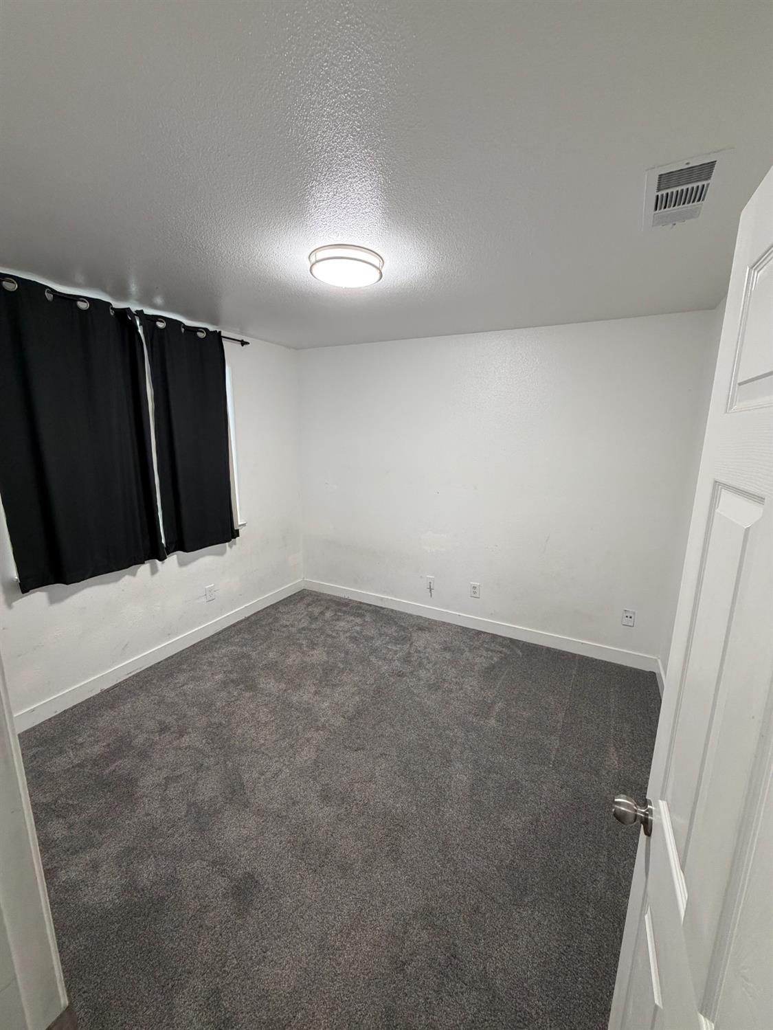 7441 N Ivanhoe Ave, Fresno, CA 93722