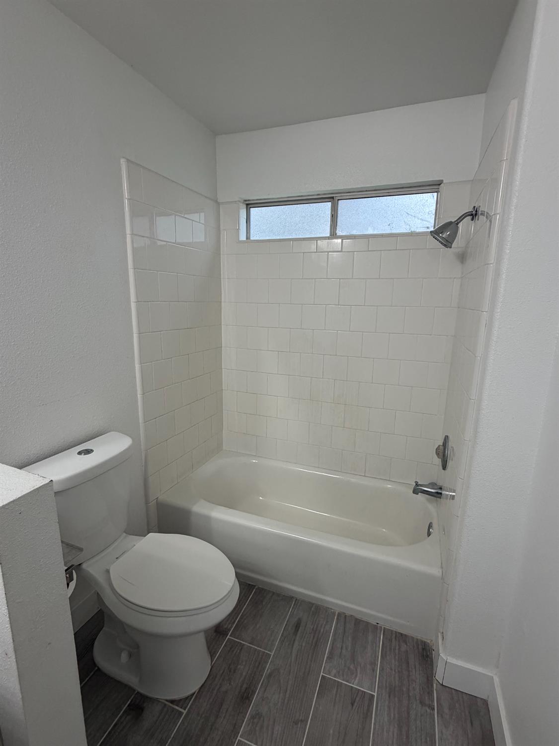 7441 N Ivanhoe Ave, Fresno, CA 93722