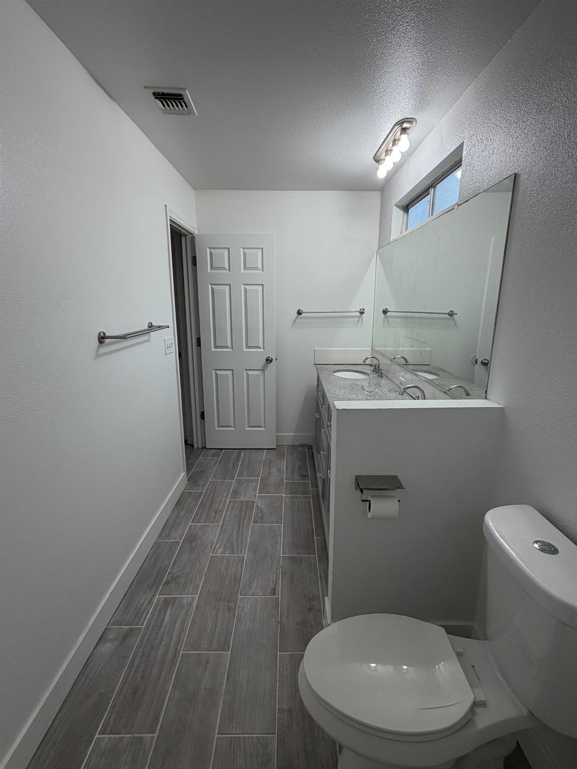 7441 N Ivanhoe Ave, Fresno, CA 93722