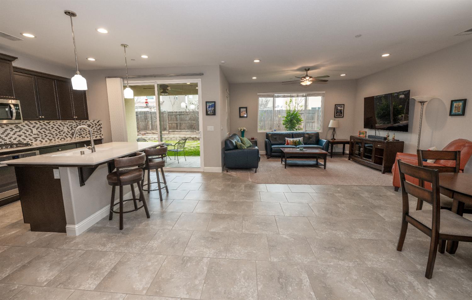 3537 Lincoln Ave, Clovis, CA 93619