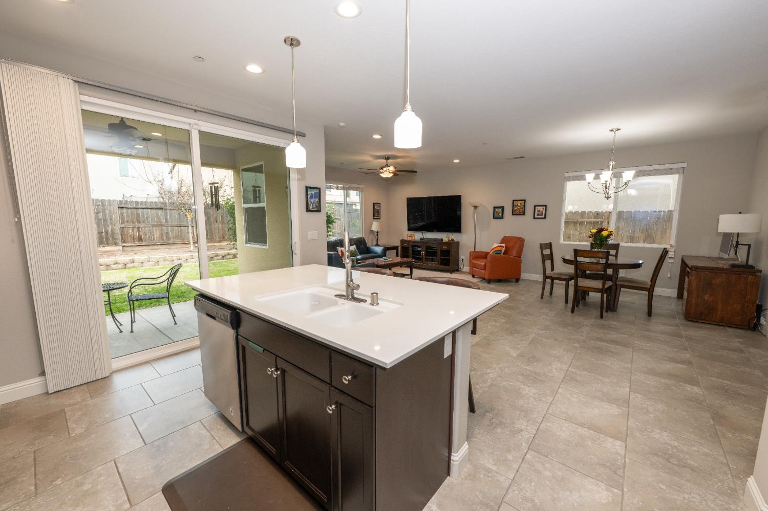 3537 Lincoln Ave, Clovis, CA 93619